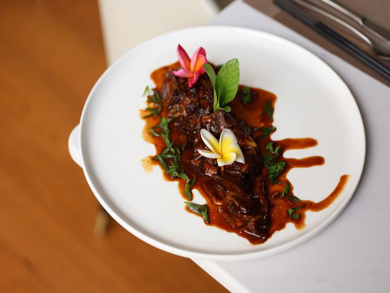 Crowne Plaza Phnom Penh by IHG image