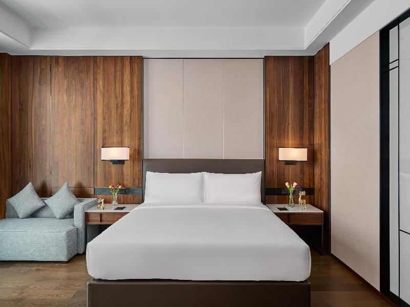 Crowne Plaza Phnom Penh by IHG image