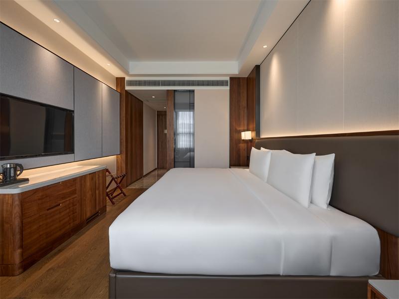 Crowne Plaza Phnom Penh by IHG image