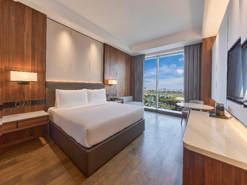 Crowne Plaza Phnom Penh by IHG image