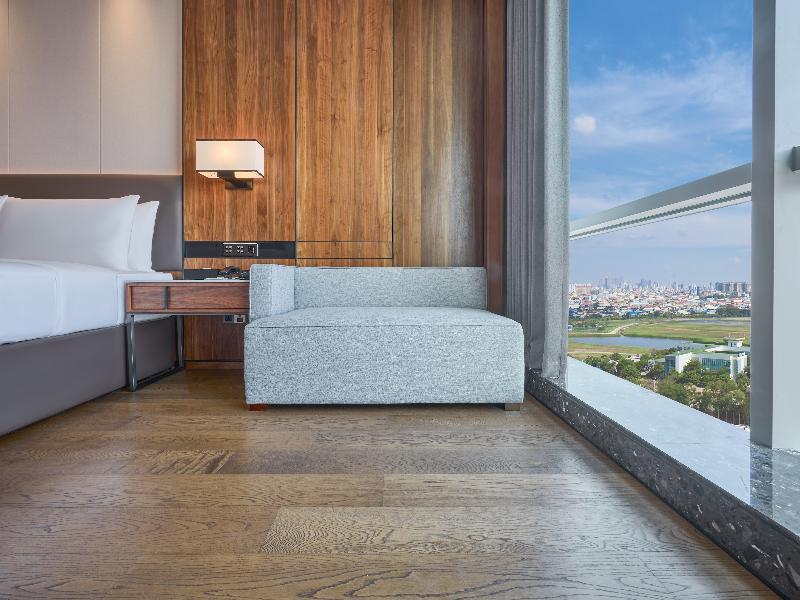 Crowne Plaza Phnom Penh by IHG image
