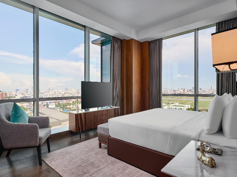 Crowne Plaza Phnom Penh by IHG image