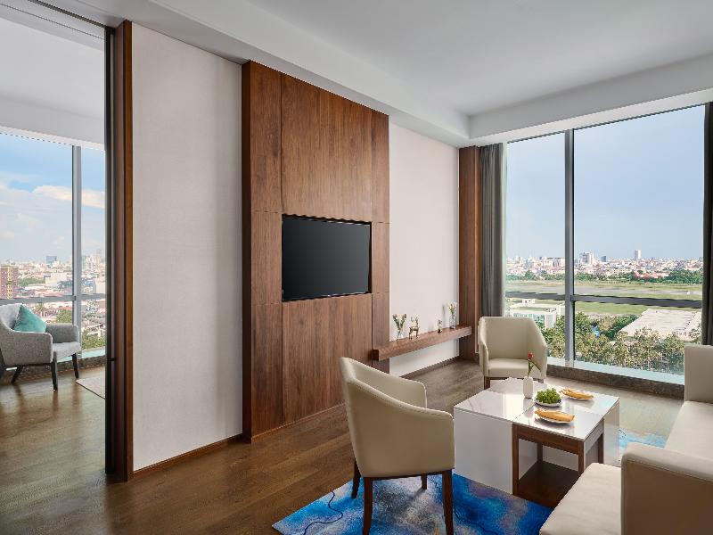 Crowne Plaza Phnom Penh by IHG image