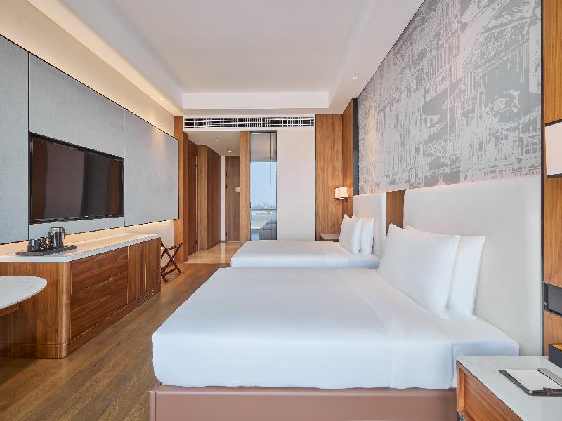Crowne Plaza Phnom Penh by IHG image