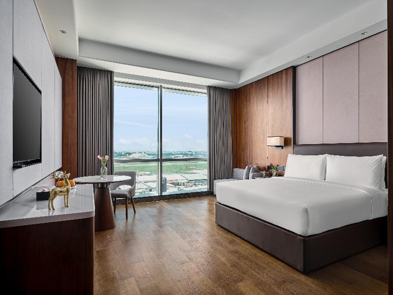 Crowne Plaza Phnom Penh by IHG image
