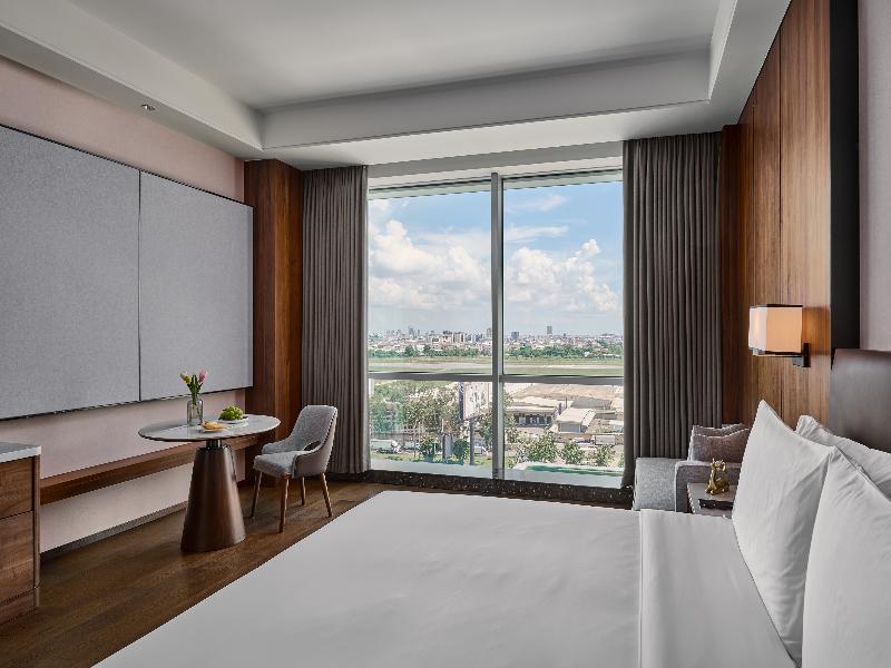 Crowne Plaza Phnom Penh by IHG image