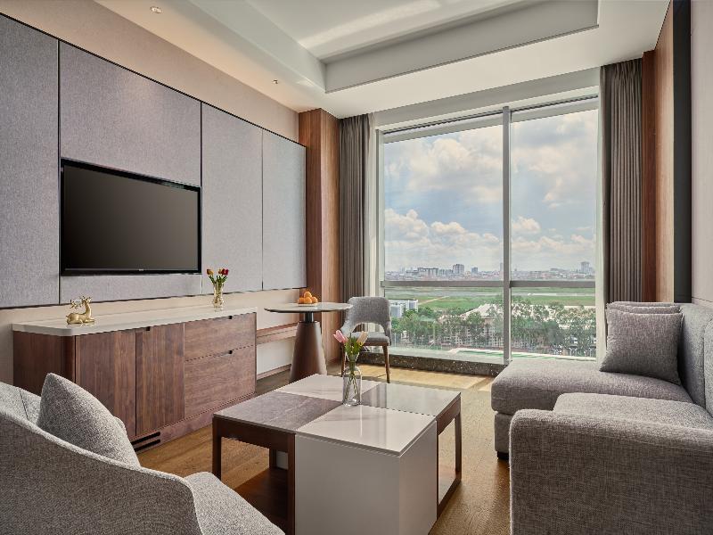 Crowne Plaza Phnom Penh by IHG image