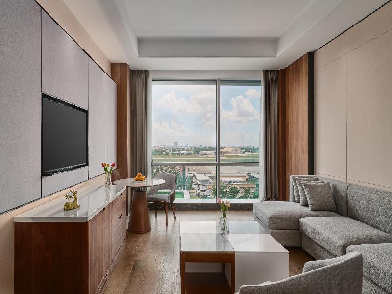 Crowne Plaza Phnom Penh by IHG image