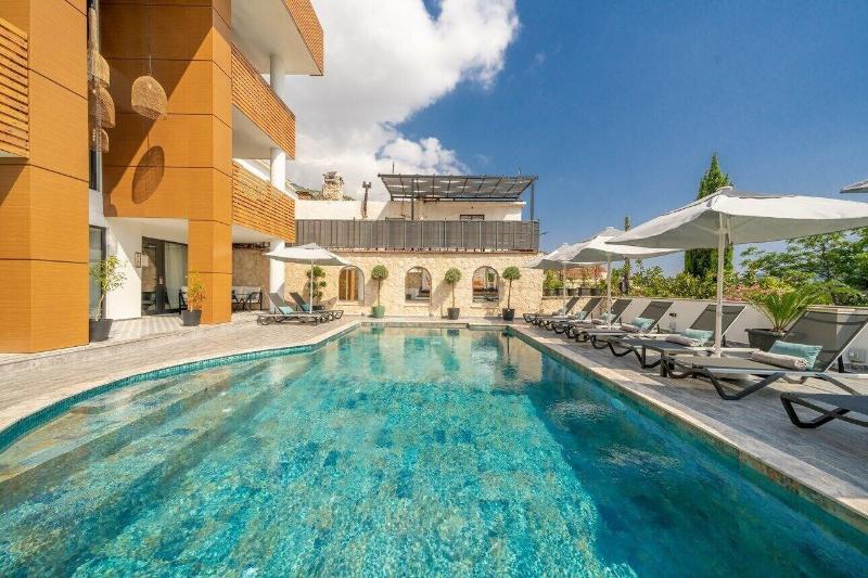 Lupia Suites image