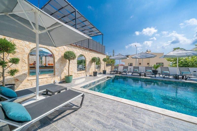 Lupia Suites image
