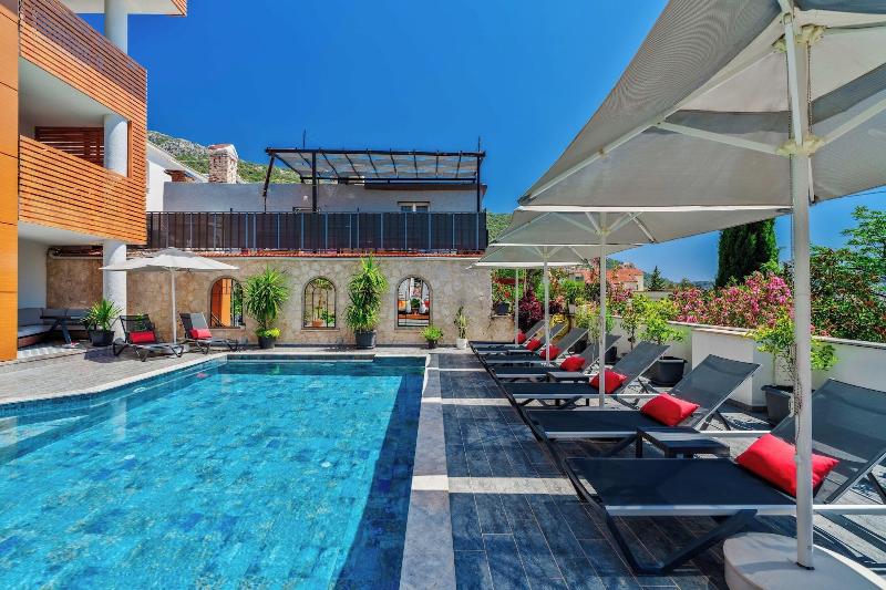 Lupia Suites image