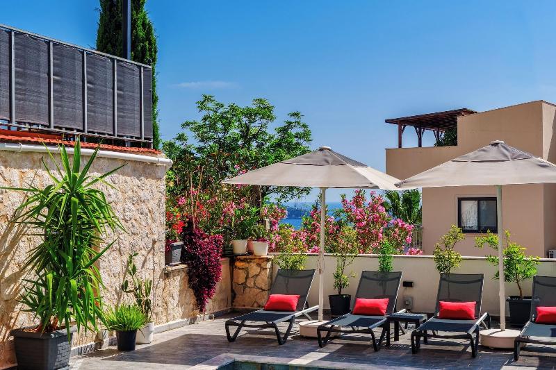 Lupia Suites image
