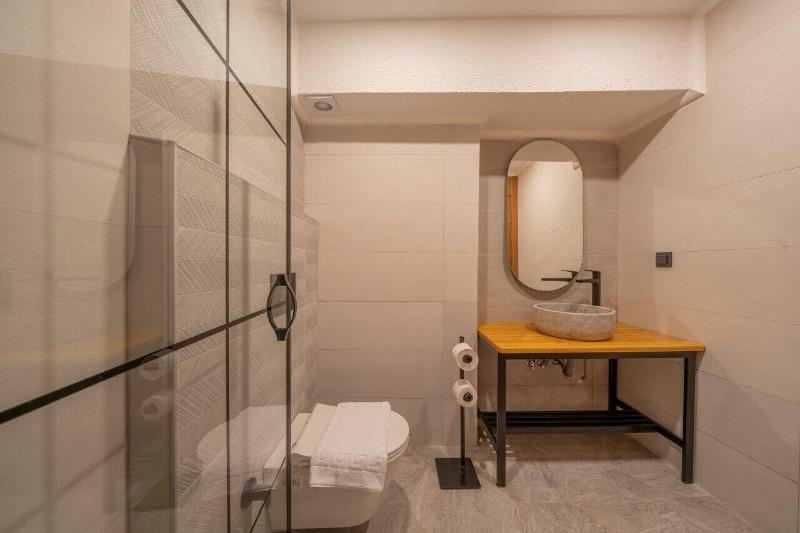 Lupia Suites image
