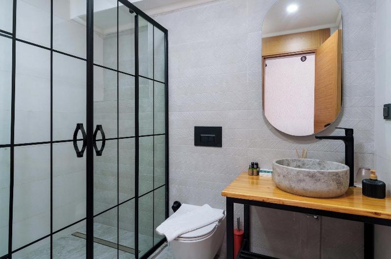 Lupia Suites image