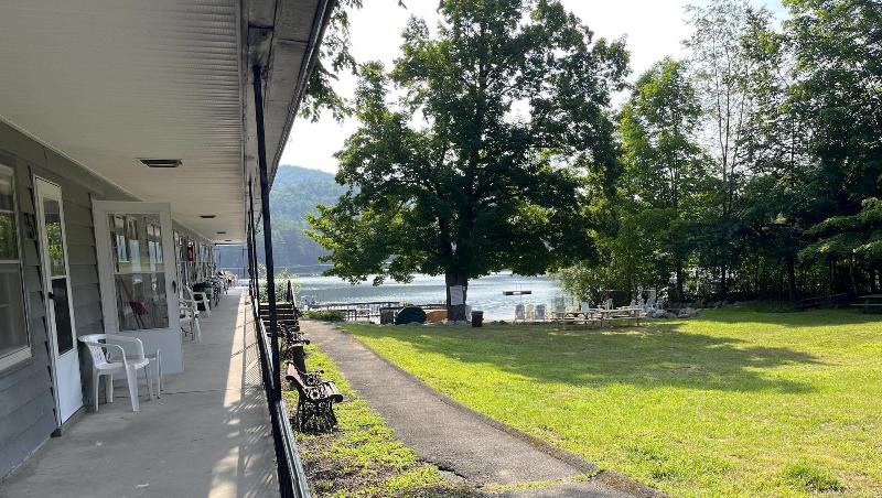Motel Luzerne image