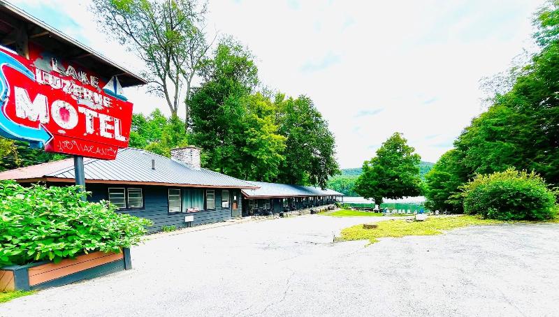 Motel Luzerne image