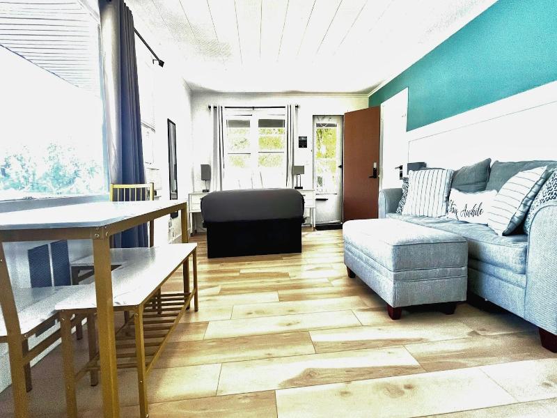 Motel Luzerne image