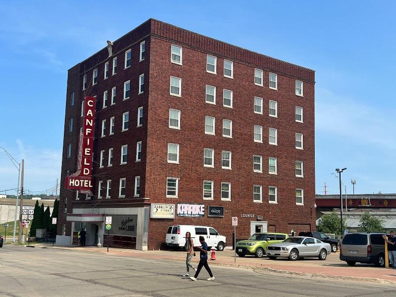 Canfield Hotel — general view