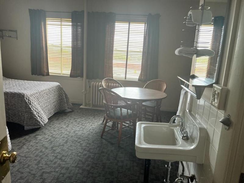 Canfield Hotel image