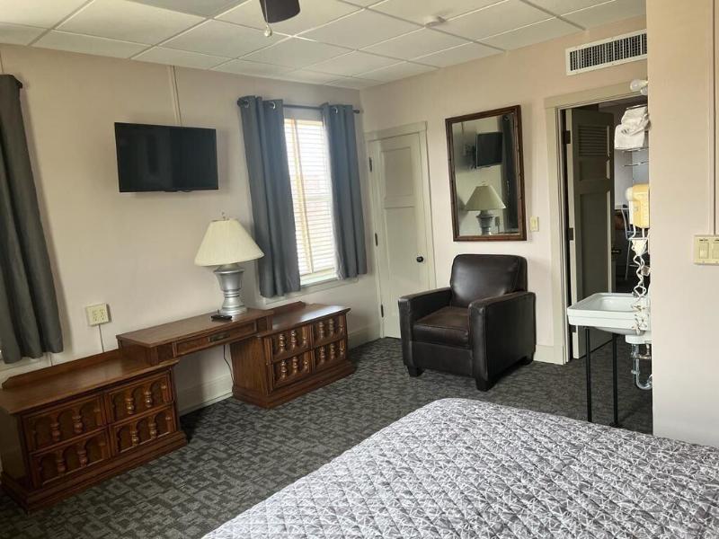 Canfield Hotel image