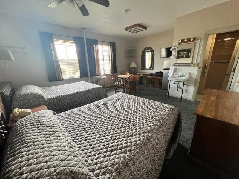 Canfield Hotel image