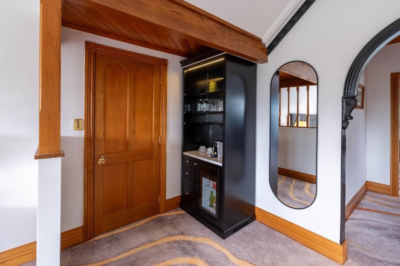 Hana Lodge image