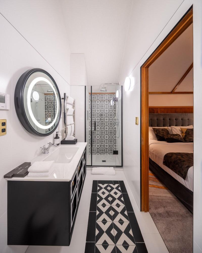 Hana Lodge image