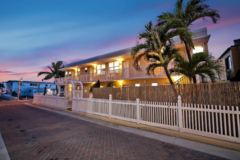 Laguna Blu Beach image