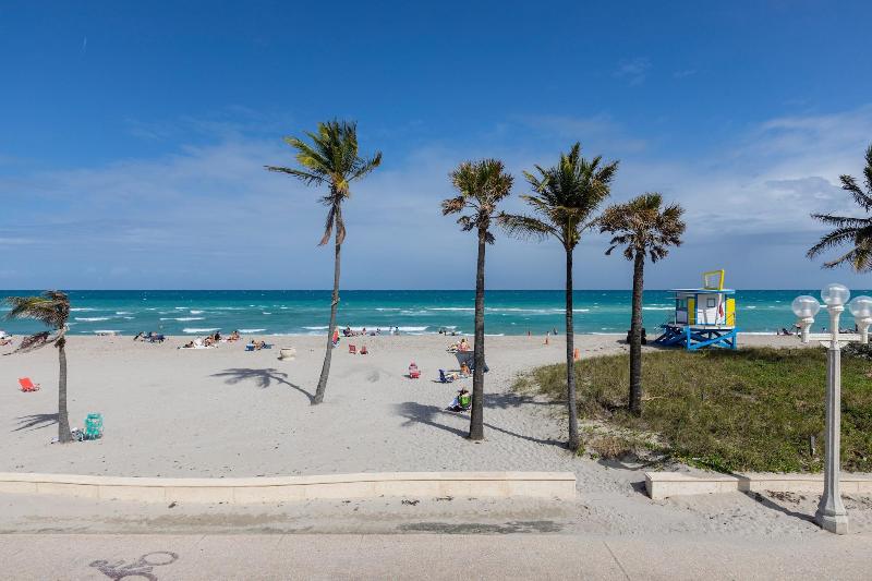 Laguna Blu Beach image