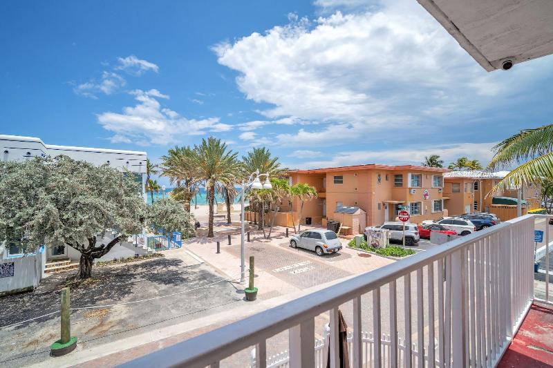 Laguna Blu Beach image