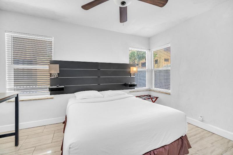 Laguna Blu Beach image