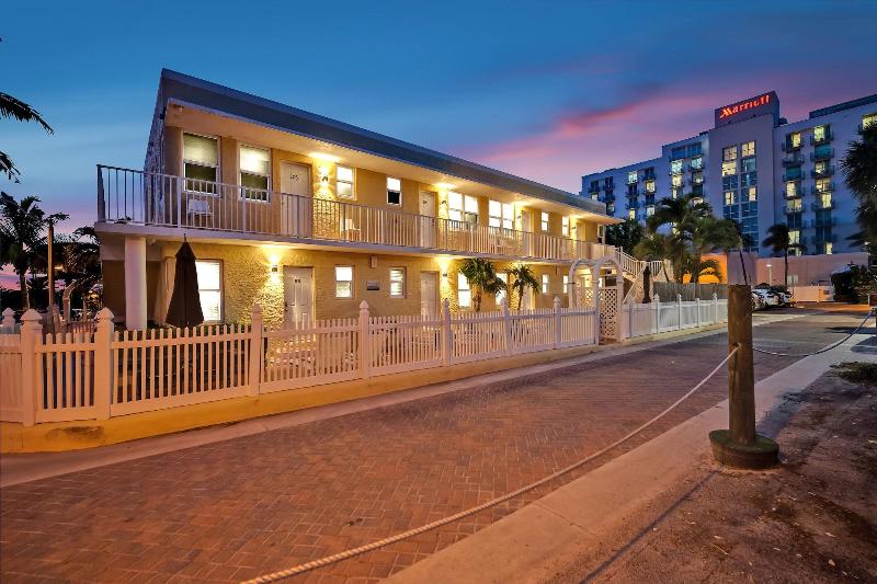 Laguna Blu Beach image