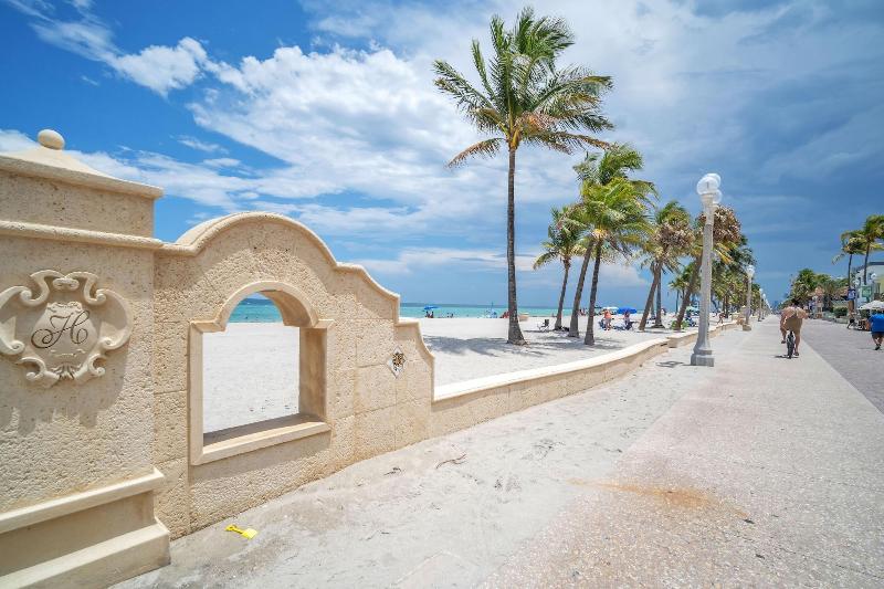 Laguna Blu Beach image