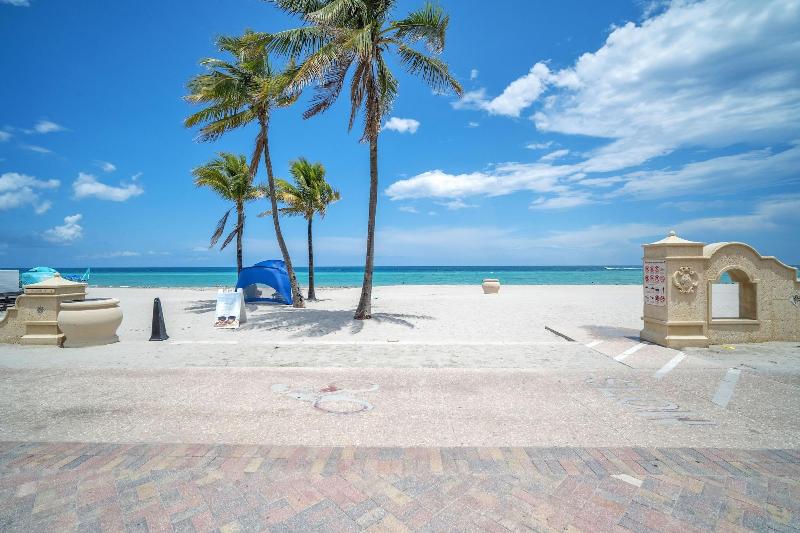 Laguna Blu Beach image