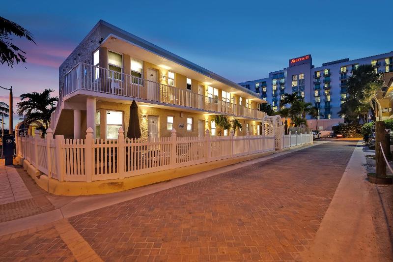 Laguna Blu Beach image