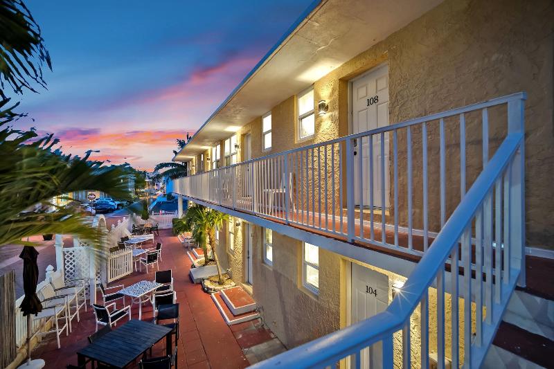 Laguna Blu Beach image