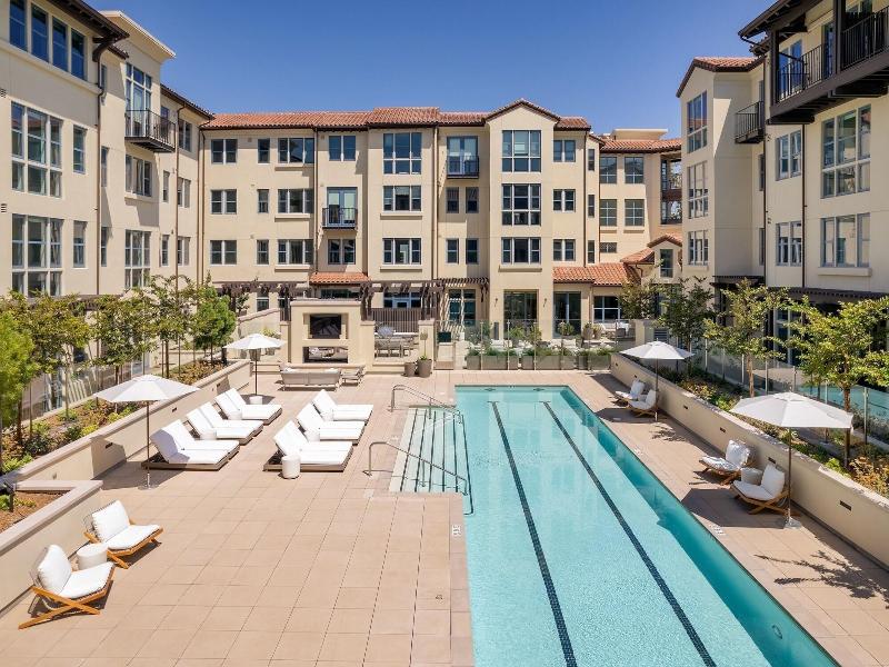 Locale Menlo Park image