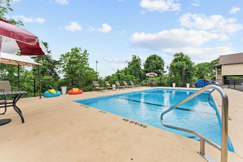 The Branson Welcome Inn Country Blvd image