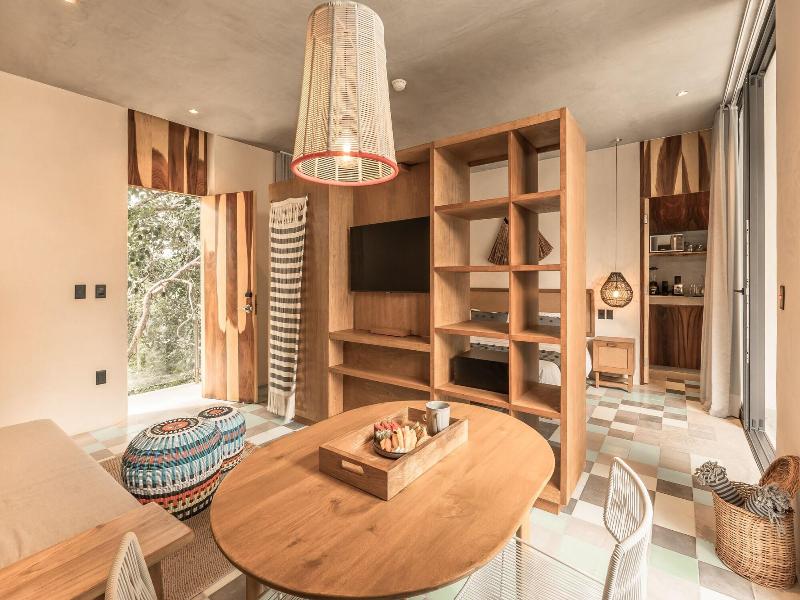 Naj Tulum image