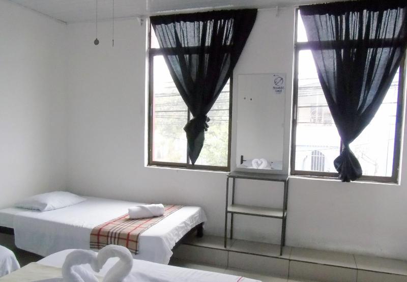 Hotel El Descanso image