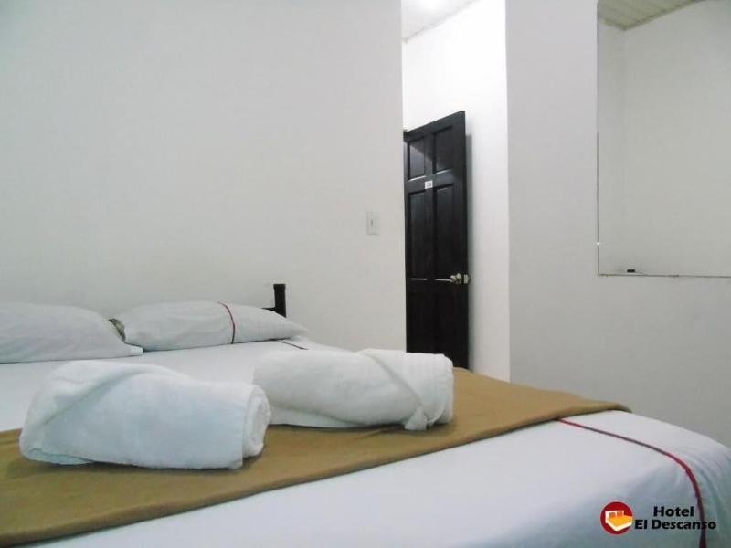 Hotel El Descanso image