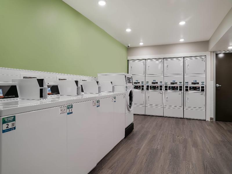 Woodspring Suites Detroit Sterling Heights image