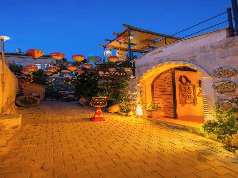 Bayar Cave Suites image