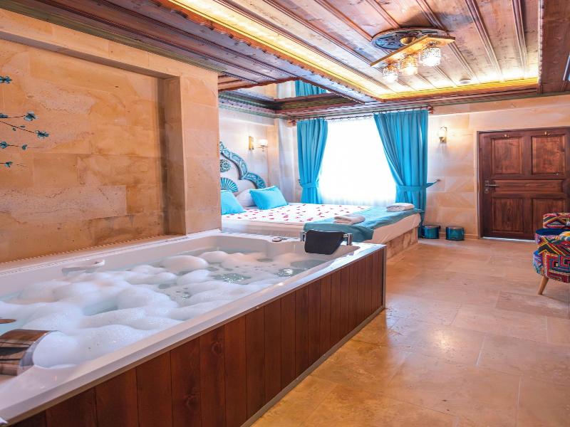 Bayar Cave Suites image