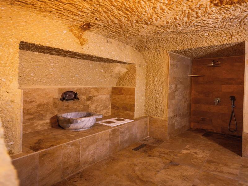 Bayar Cave Suites image