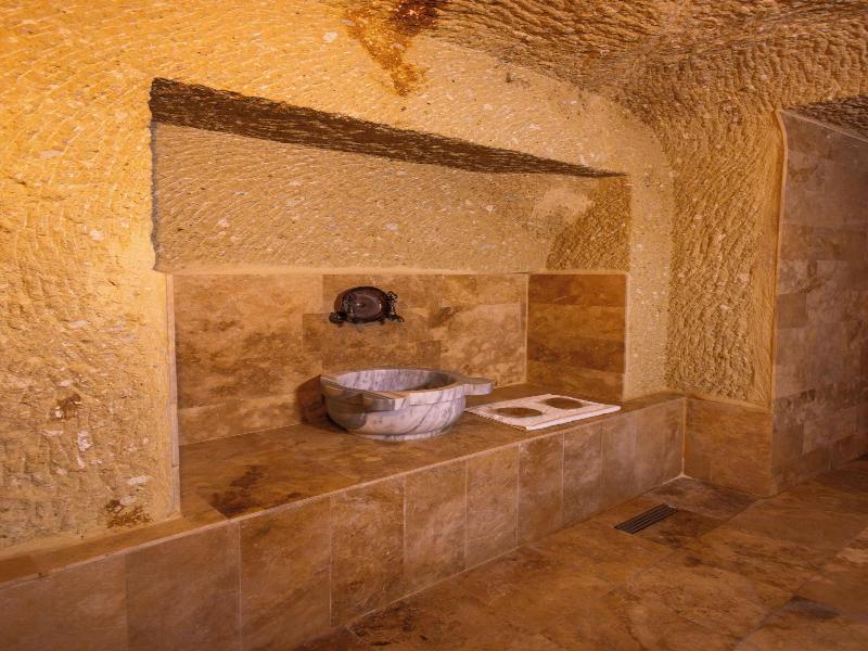 Bayar Cave Suites image