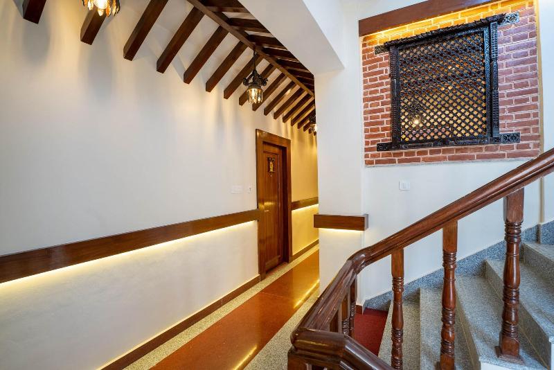 Airport Himalaya Boutique Hotel image