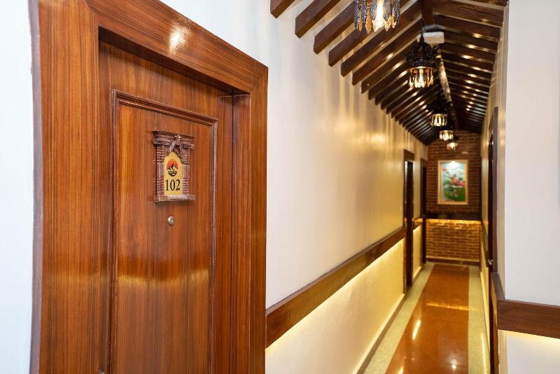 Airport Himalaya Boutique Hotel image