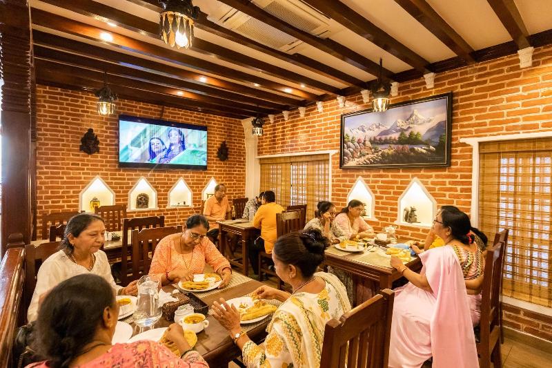 Airport Himalaya Boutique Hotel image