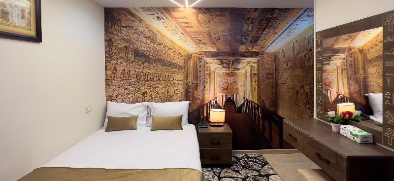 Celia Pyramids View Inn image